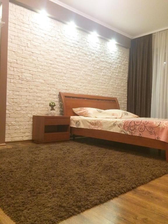 Апартаменты Староярмаркова с видом на парк и реку Кривой Рог