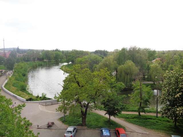Апартаменты Староярмаркова с видом на парк и реку Кривой Рог-25
